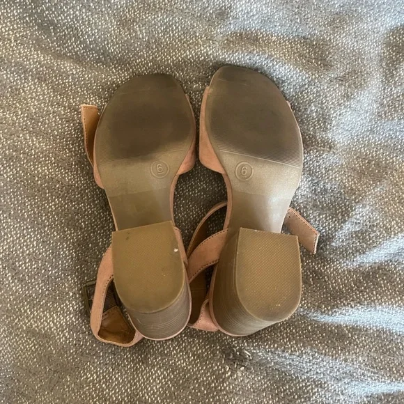 Universal Thread Block Heels - Picture 4 of 4